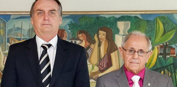 Presidente Jair Bolsonaro ao lado do general da reserva Maynard Santa Rosa (Foto: Presidência da República)