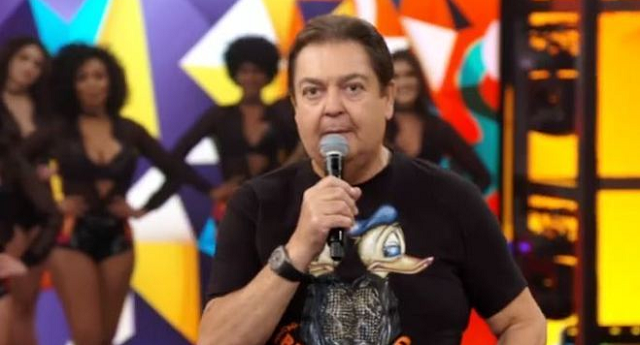 Internautas criticaram a postura do apresentador (Foto: Reprodução)