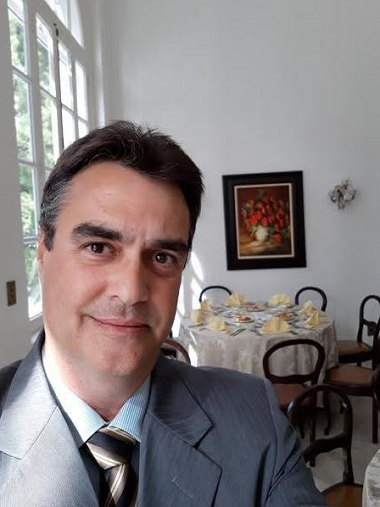 O monarquista André Martins de Oliveira (Foto: Arquivo Pessoal)