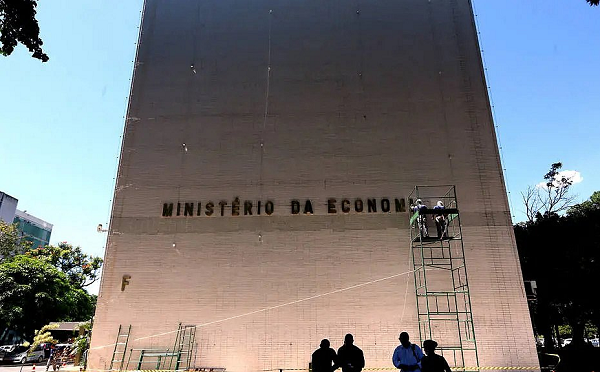 Na avaliação de técnicos do Congresso, a aprovação das medidas ainda neste ano tem 'chance zero' (Foto: Ernesto Rodrigues | Estadão)