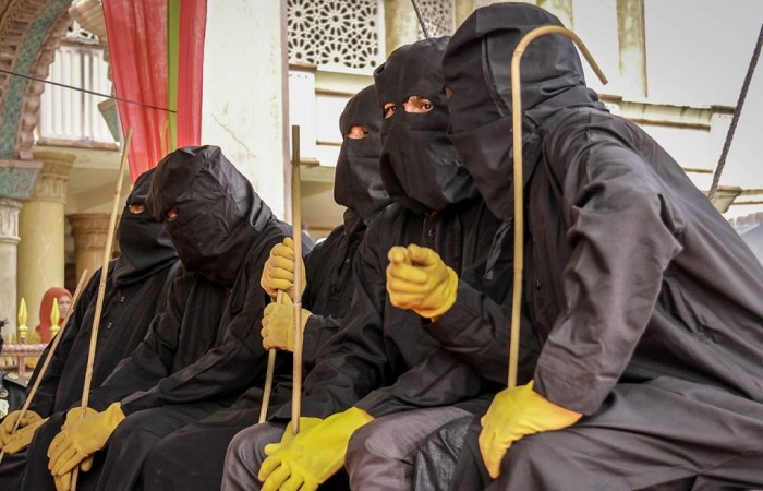 Mukhlis bin Muhammad é o primeiro líder religioso a ser chicoteado em público. Ele foi flagrado dentro do carro com uma mulher casada (Foto: Reprodução)