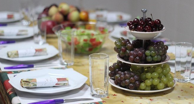 Especialistas recomendam investir em frutas, verduras e legumes da época (Foto: Pixabay)