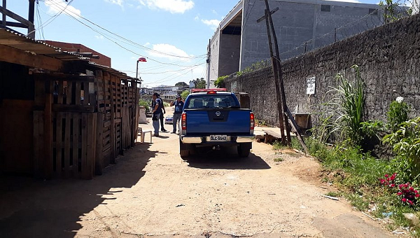 Motoristas de aplicativos foram encontrados mortos, com sinais de golpes de facão (Foto: Reprodução)