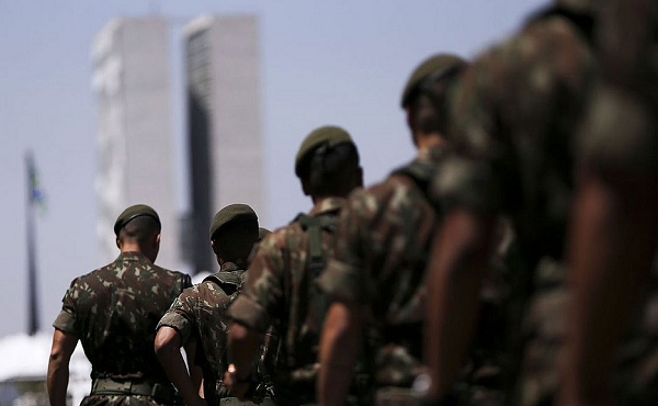 O alistamento é obrigatório e deve ser feito no ano em que o jovem (sexo masculino) completa 18 anos (Foto: Marcelo Camargo | Agência Brasil)