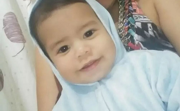 Pequeno Anthony Daniel de Andrade Moraes tinha várias fraturas, uma mordida no rosto e hematomas espalhados pelo corpo (Foto: Reprodução)