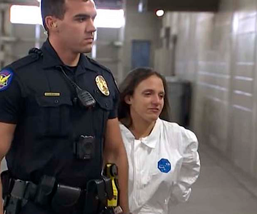 Rachel Henry, está presa por assassinar os três filhos sufocados (Foto: Reprodução)