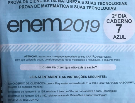 Capa da prova azul do segundo dia do Enem (Foto: Marina Lang | UOL)