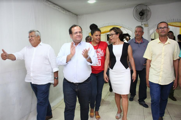 O deputado federal João Carlos Bacelar presente no evento em apoio à Ivoneide Caetano (Foto: Reprodução)