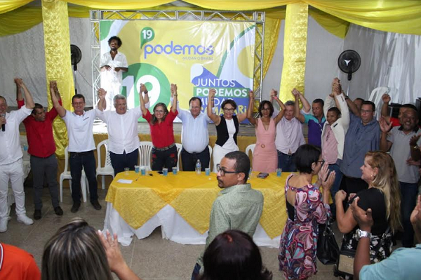 Podemos declarando apoio a Ivoneide e dizendo, pela pessoa do presidente local, Maurício Bacelar, que Camaçari precisa retomar o progresso, voltando a ser a 'locomotiva do Nordeste' (Foto: Reprodução)