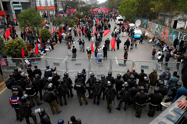 Queda do avião ucraniano, abatido por um míssil, causou a morte de todas as 176 pessoas que se encontravam a bordo, a maioria iranianas e canadenses (Foto: Reprodução)