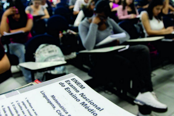 Nova proposta altera o formato do Enem, mas é considerada por técnicos de difícil implantação (Foto: Jorge William | Agência)