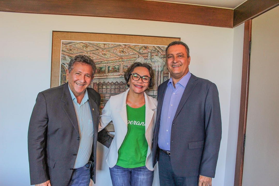 O ex-prefeito de Camaçari Luiz Caetano, Ivoneide Caetano e o governador da Bahia Rui Costa