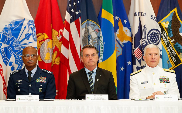 Autoridades do governo brasileiro afirmam que o acordo poderá ampliar a presença da indústria bélica do País no mercado americano (Foto: Reprodução)