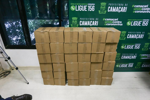 100 caixas de álcool em gel 70º INPM, cada uma contendo 12 recipientes de 500 ml (Foto: Vinicius Angelim)