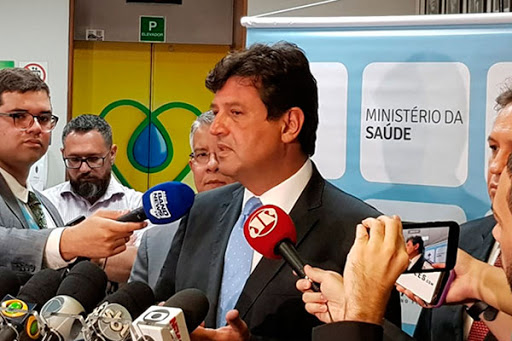 Segundo o Ministério da Saúde, o material coletado do possível quarto paciente foi enviado para contraprova. País acompanha 530 casos suspeitos