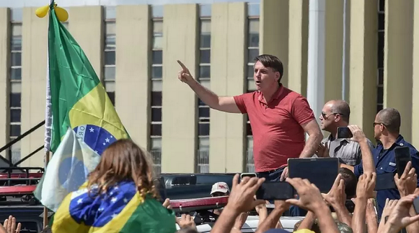 'Não queremos negociar nada', disse o presidente Jair Bolsonaro em ato (Foto: Evaristo SA | AFP e Getty Images | BBC News Brasil)