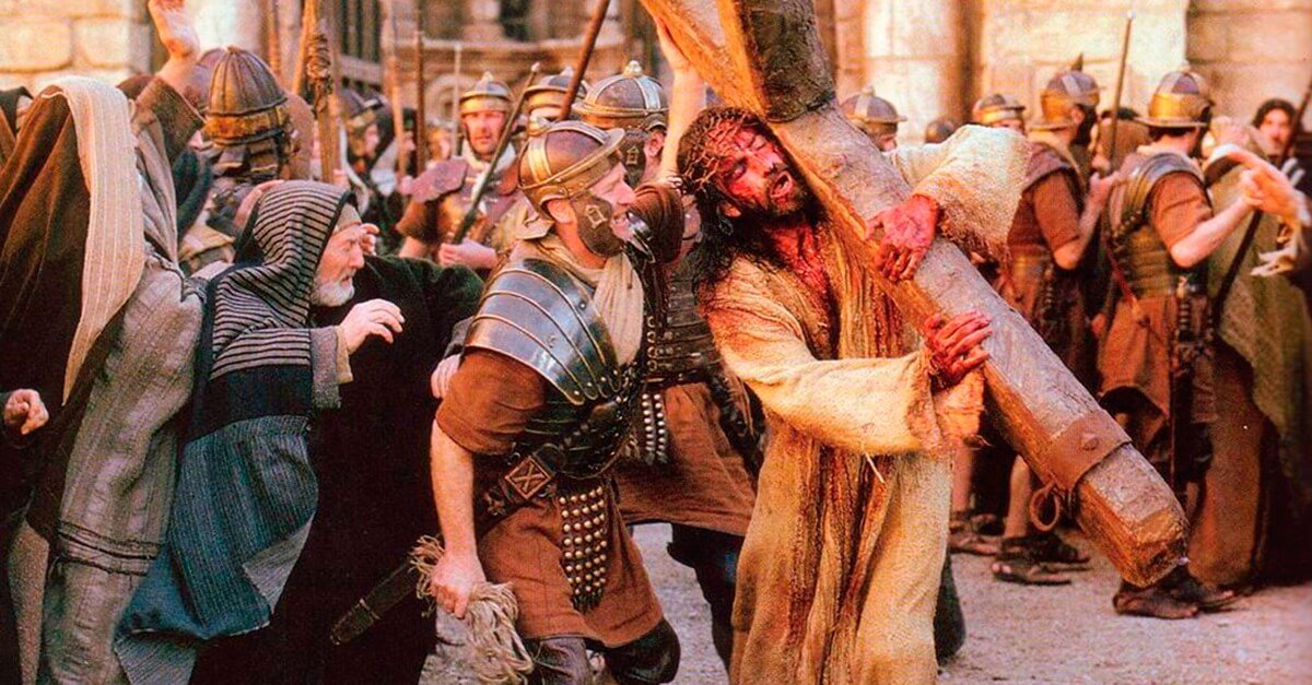 '(...)Portanto assim diz o Senhor: Se tu voltares, então te trarei, e estarás diante de mim; e se apartares o precioso do vil, serás como a minha boca; tornem-se eles para ti, mas não voltes tu para eles' - Jeremias 15:19