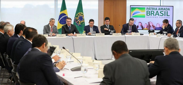 Reunião ministerial do governo do presidente Jair Bolsonaro ocorrida há um mês, no dia 22 de abril (Foto: Reprodução)