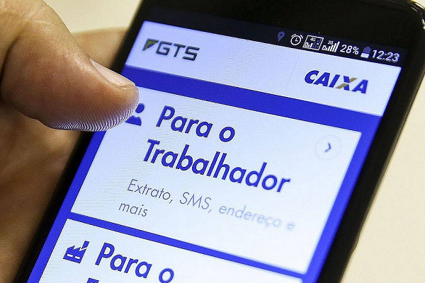 FGTS: Caixa estima que 4,9 milhões que devem receber um total de 3,1 bilhões reais (Foto: Marcelo Camargo | Agência Brasil)