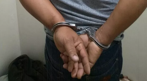 Homem de 39 anos, que não teve o nome revelado, foi preso suspeito de estuprar um menino de 4 anos (Foto: Reprodução)