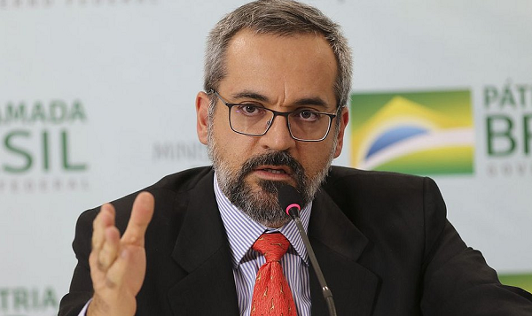 Economista Abraham Weintraub deixa cargo de ministro da Educação (Foto: Fabio Rodrigues Pozzebom | Agência Brasil)