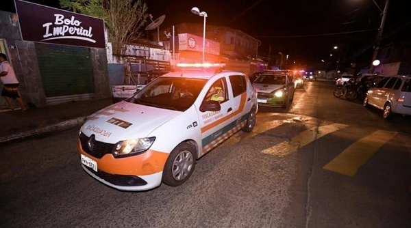 O toque de recolher em Camaçari passou a valer neste sábado (30) e as restrições para a circulação de pessoas acontece entre 20h e 5h (Foto: Reprodução | Ascom | PMC)