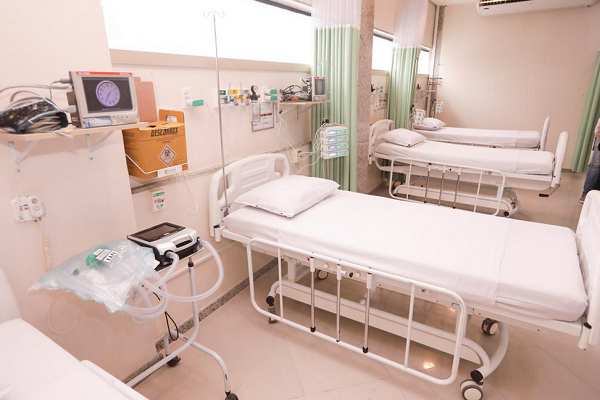 Os 10 leitos de Unidades de Terapia Intensiva (UTI), disponíveis exclusivamente para casos do novo coronavírus no município (Foto: Reprodução | Ascom | PMC)