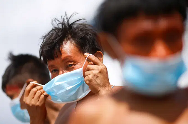 Indígenas: mais de 2 mil morreram por covid-19 nas Américas (Foto: Adriano Machado | Reuters)