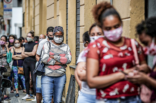 Reabertura do comércio e das lojas de rua em São Paulo após quarentena pelo coronavírus (Foto: Amanda Perobelli | Reuters)
