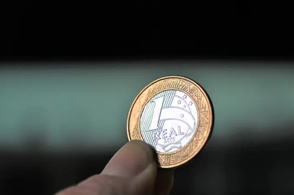 Redesenho do programa propõe elevação do benefício médio de R$ 190,16 para R$ 232,31 (Foto: Priscila Zambotto | Getty Images)