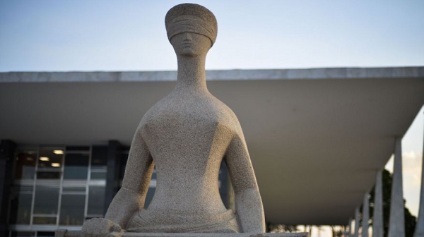 Setença onde juíza cita raça de réu repercutiu nas redes sociais (Foto: Reprodução)