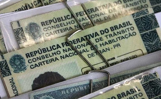O texto sugere que a responsabilidade de instruir e avaliar candidatos seja dos instrutores credenciados (Foto: Reprodução)