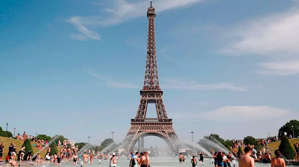 Na França, média de casos diários já superou os 9 mil, o dobro do pico anterior, e segue tendência de alta (Foto: Reprodução)