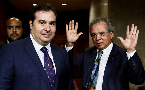 Presidente da Câmara dos Deputados, Rodrigo Maia (DEM-RJ) e o ministro da Economia, Paulo Guedes (Foto: Fabio Rodrigues Pozzebom | ABr)