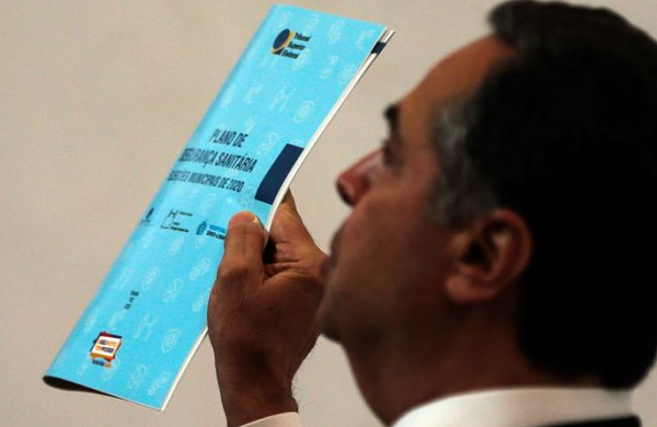 Pessoas com sintomas da covid-19 não devem ir ao local de votação (Foto: Marcello Casal Jr | Agência Brasil)