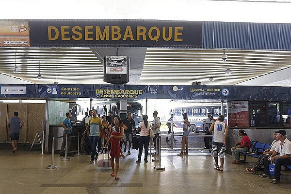 A decisão tem vigência por tempo indeterminado e, com ela, todos os 417 municípios baianos poderão abrir seus terminais rodoviários (Foto: Reprodução)