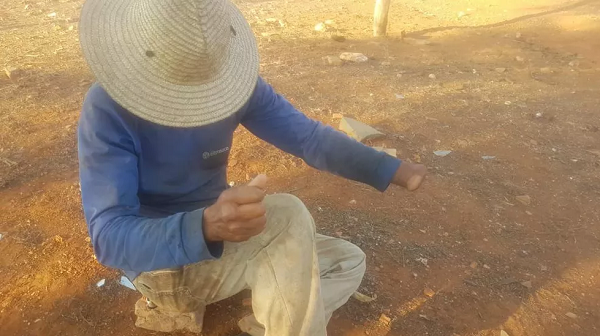 Trabalhador, sem uma das mãos, também foi achado durante fiscalizações de trabalho na Bahia (Foto: Divulgação | Subsecretaria de Inspeção do Trabalho)