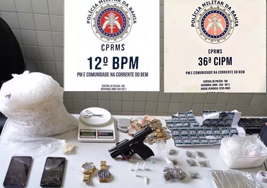 Objetos apreendido com o jovem durante a abordagem (Foto: Divulgação | SSP-BA)