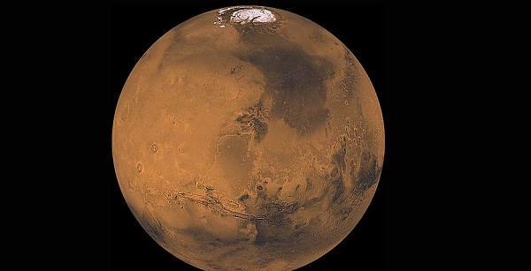 O encontro mais próximo possível entre os planetas é quando a Terra está mais distante do Sol e Marte está o mais próximo dele (Foto: Reprodução)