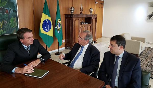 Bolsonaro se reuniu com o ministro da Economia, Paulo Guedes (Foto: Divulgação)