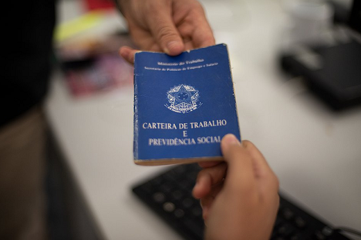 Antes da proposta chegar às mãos do presidente Jair Bolsonaro, ela terá de ser aprovada pelo ministro Paulo Guedes (Foto: Reprodução)