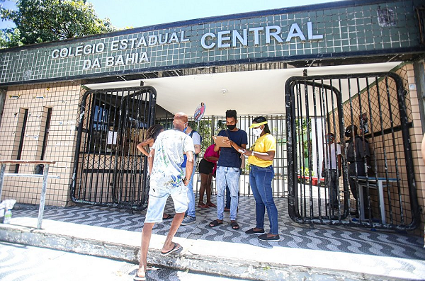 Foram 5.523.029 candidatos inscritos para a prova impressa. Desses, 2.842.332 não compareceram, o que representa 51,5% de ausentes (Foto: Reprodução)