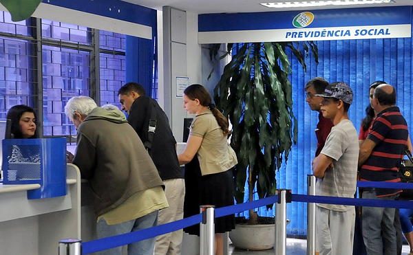 Nesse modelo, o trabalho que ganha menos paga menos do que o trabalhador que ganha mais dinheiro (Foto: Reprodução)