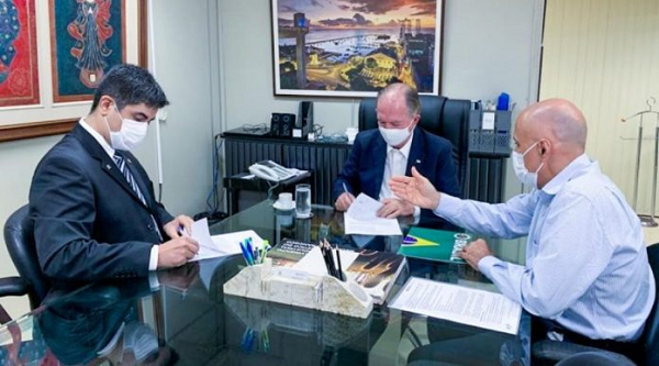 Secretário de Desenvolvimento Econômico, João Leão, assinou memorando de entendimentos com a Câmara do Comércio e Indústria Brasil-Korea (CCIBK Brasil)(Fonte: Ascom | SD)