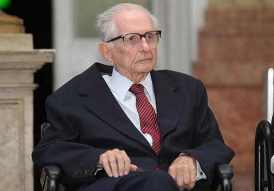 Ex-governador da Bahia, médico e professor Roberto Santos (Foto: Reprodução)