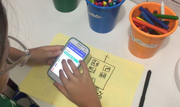 Crianças que apresentam sintomas como dificuldade para dormir, relatos de preocupação, alterações de comportamento e até queixas de dor física merecem atenção especial (Foto: Reprodução)