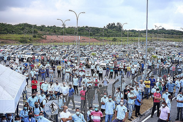 Decisão judicial suspende a demissão dos trabalhadores que atuavam na fábrica da Ford em cargos de liderança e supervisão (Foto: Reprodução)