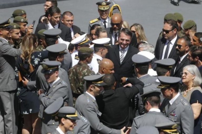 Para ele (o general), o recado deixado por Azevedo, Edson Pujol (Exército), Antonio Carlos Moretti (Aeronáutica) e Ilques Barbosa Junior (Marinha) é muito forte. Foto: Reprodução