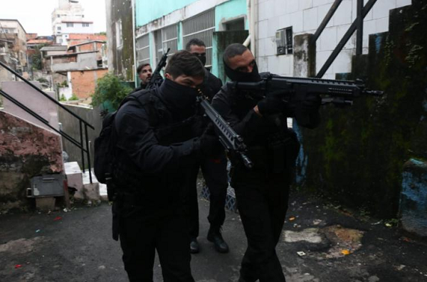Operação realizada nesta segunda-feira (Foto: Reprodução)
