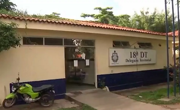 Caso foi registrado na 18ª DT e será investigado pela DH (Foto: Reprodução/TV Bahia)